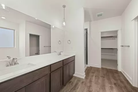 Bath - 556 Gus Loop, Georgetown, TX 78626 photo 2 of 7