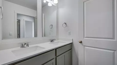 Bath - 28227 E 4th Pl, Watkins, CO 80137 photo 2 of 3