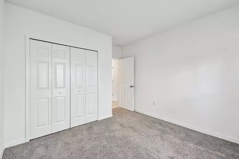 Bedroom - 12979 Castle Oaks Dr, Hudson, FL 34669 photo 4 of 8