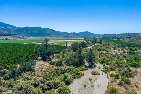 View/Area - 3419 Foxley Dr, Escondido, CA 92027 photo 4 of 5
