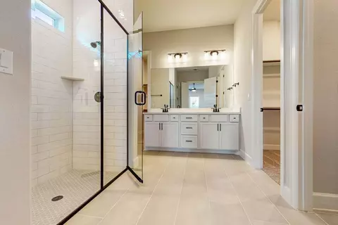 Bath - 828 Sanger Ln, Leander, TX 78641 photo 1 of 2