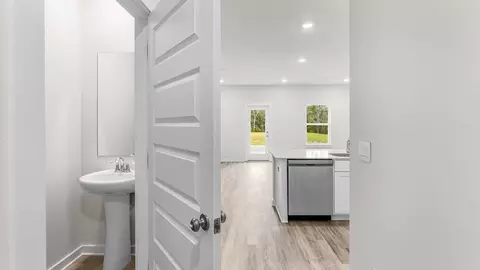Entry Way - 82 Stern St, Freeport, FL 32439 photo 5 of 6