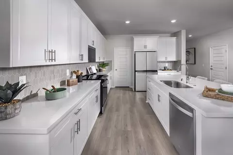Kitchen - 11467 Sheehan Ln, Beaumont, CA 92223 photo 2 of 3