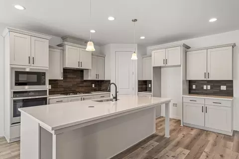 Kitchen - 1159 Pumpkin Rdg, Eagle Point, OR 97524 photo 1 of 4