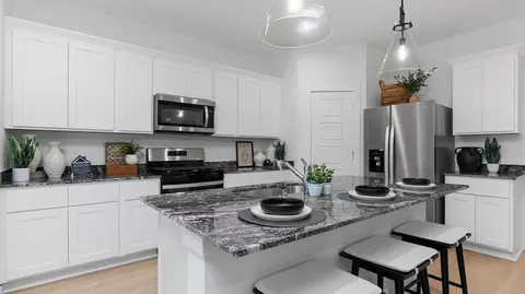 Kitchen - 13 Robin Ct, Angleton, TX 77515 photo 2 of 3