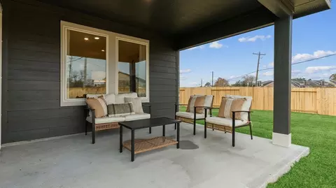 Exterior - 13 Robin Ct, Angleton, TX 77515 photo 7 of 9