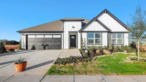 4225 Cornerstone Cir, Granbury, TX 76048