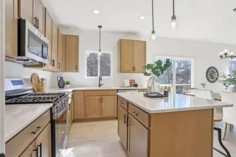 Kitchen - 424 Sophia Dr, Washington, MO 63090 photo 8 of 12