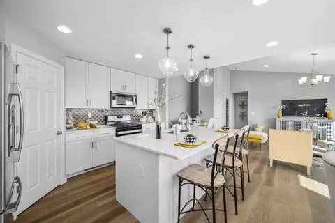 Kitchen - 424 Sophia Dr, Washington, MO 63090 photo 5 of 12