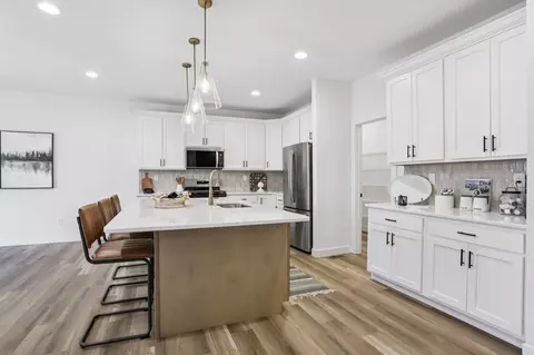 Kitchen - 424 Sophia Dr, Washington, MO 63090 photo 10 of 12