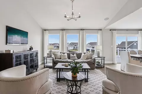 Living - 424 Sophia Dr, Washington, MO 63090 photo 6 of 7