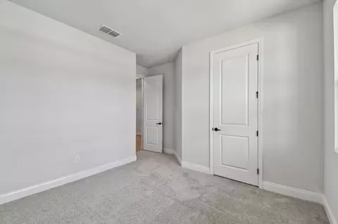 Bedroom - 5729 Leaflet Trl, Mount Dora, FL 32757 photo 5 of 6