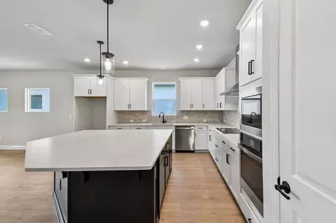 Kitchen - 5729 Leaflet Trl, Mount Dora, FL 32757 photo 2 of 2