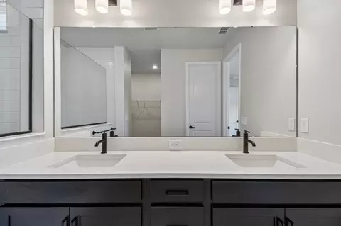 Bath - 5729 Leaflet Trl, Mount Dora, FL 32757 photo 3 of 6