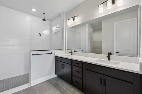 Bath - 5729 Leaflet Trl, Mount Dora, FL 32757 photo 5 of 6