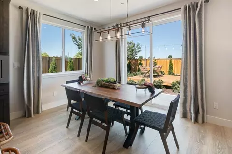 Dining - 1315 Parkcrest Cir, Manteca, CA 95336 photo 2 of 3