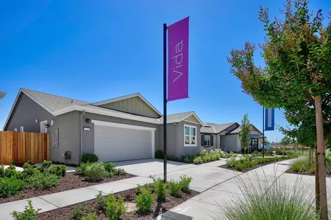 Exterior - 1315 Parkcrest Cir, Manteca, CA 95336 photo 11 of 15
