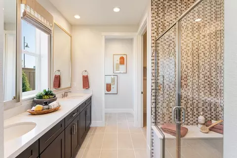 Bath - 1315 Parkcrest Cir, Manteca, CA 95336 photo 4 of 6