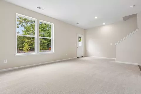 Living - 2767 Bear Claw Pl, Waldorf, MD 20601 photo 6 of 9