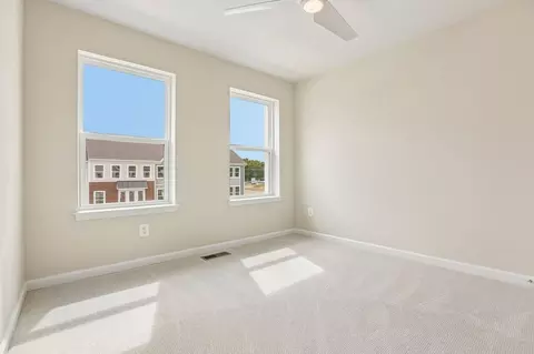 Bedroom - 2767 Bear Claw Pl, Waldorf, MD 20601 photo 6 of 11