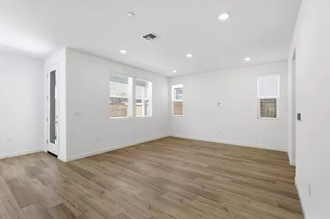 Living - 1019 Ginkgo Cir, Davis, CA 95618 photo 2 of 3