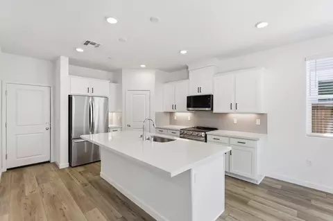 Kitchen - 1019 Ginkgo Cir, Davis, CA 95618 photo 1 of 7