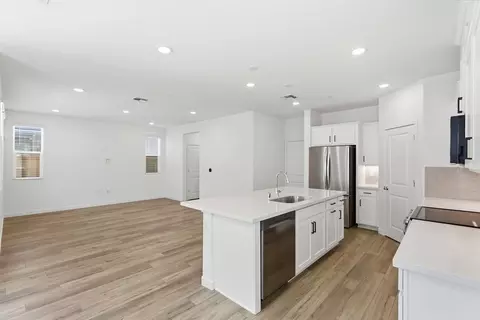 Living - 1019 Ginkgo Cir, Davis, CA 95618 photo 1 of 3
