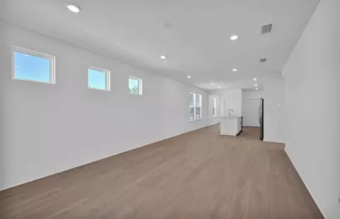 Living - 693 Continuum Loop, Yulee, FL 32097 photo 3 of 5