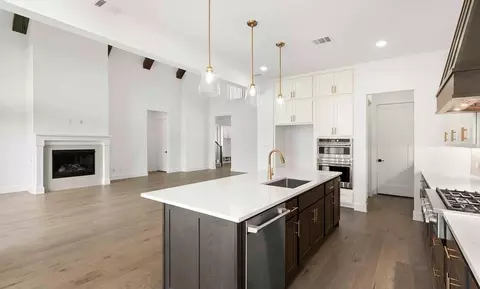 Kitchen - 2216 Switchgrass Dr, Argyle, TX 76226 photo 3 of 4