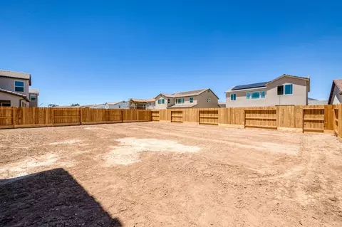 Exterior - 972 Peters Rd S, Madera, CA 93636 photo 9 of 16