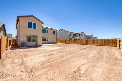 Exterior - 972 Peters Rd S, Madera, CA 93636 photo 8 of 16