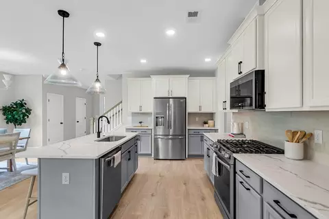Kitchen - 108 Abbey Ter, Moncks Corner, SC 29461 photo 4 of 7