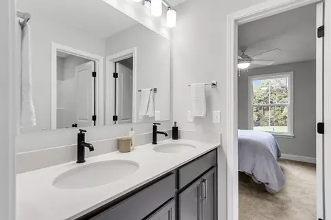 Bath - 108 Abbey Ter, Moncks Corner, SC 29461 photo 2 of 4