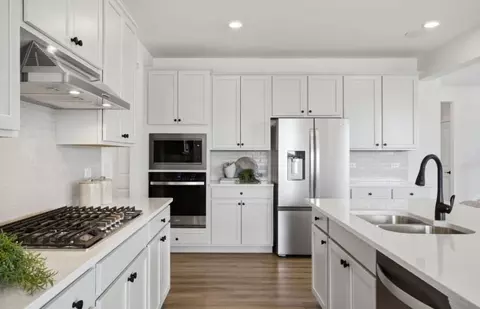 Kitchen - 3163 Vineyard Ln, Aurora, IL 60502 photo 3 of 6