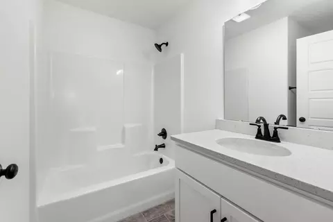 Bath - 13701 E 41st, Tulsa, OK 74134 photo 8 of 9