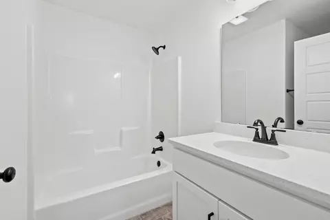 Bath - 13701 E 41st, Tulsa, OK 74134 photo 7 of 9