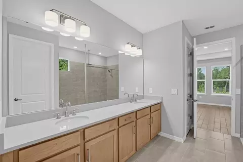 Bath - 19337 Lochside Ln, Mount Dora, FL 32757 photo 1 of 10