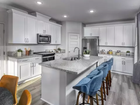 Kitchen - 2014 Bergamot St, Redlands, CA 92374 photo 3 of 4