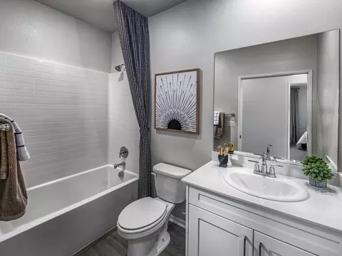 Bath - 2014 Bergamot St, Redlands, CA 92374 photo 3 of 3