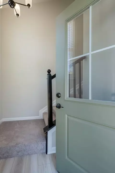 Entry Way - 205 Highway Ave, Ludlow, KY 41016 photo 1 of 6