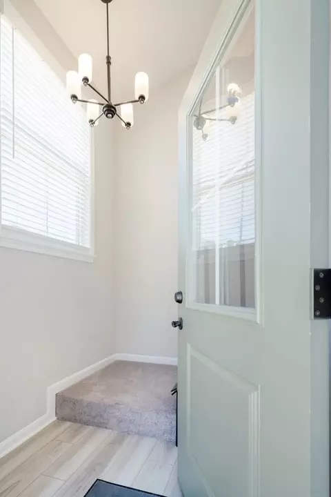 Entry Way - 205 Highway Ave, Ludlow, KY 41016 photo 5 of 6