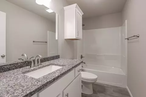 Bath - 19500 Ridgeview Rd, Spring Hill, KS 66083 photo 4 of 4