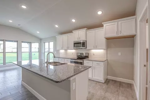 Kitchen - 19500 Ridgeview Rd, Spring Hill, KS 66083 photo 1 of 5