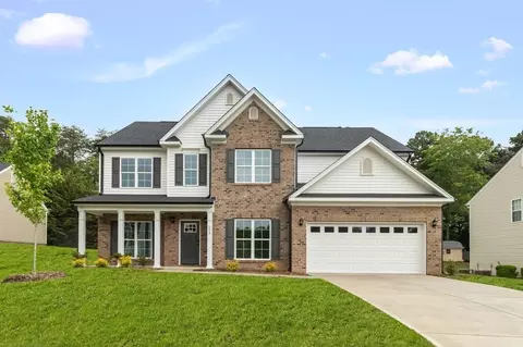 208 Oakmont Ct, King, NC 27021