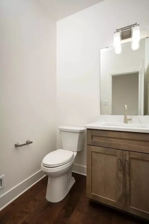 Bath - 333 Amber Dr, Lititz, PA 17543 photo 2 of 3