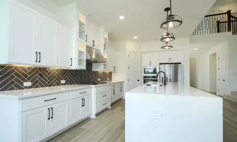 Kitchen - 930 Shooting Star Dr, Prosper, TX 75078 photo 4 of 10