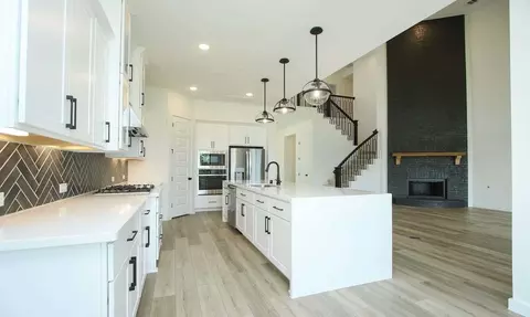 Kitchen - 930 Shooting Star Dr, Prosper, TX 75078 photo 5 of 10