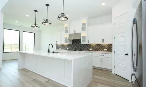 Kitchen - 930 Shooting Star Dr, Prosper, TX 75078 photo 1 of 10