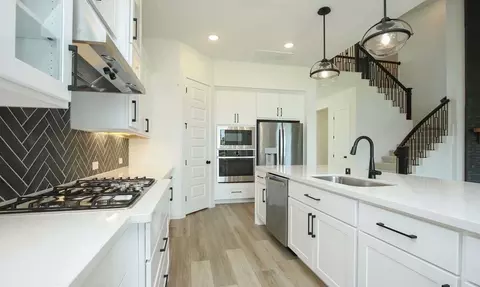 Kitchen - 930 Shooting Star Dr, Prosper, TX 75078 photo 6 of 10