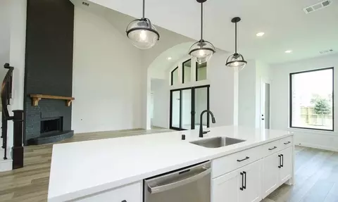 Kitchen - 930 Shooting Star Dr, Prosper, TX 75078 photo 9 of 10